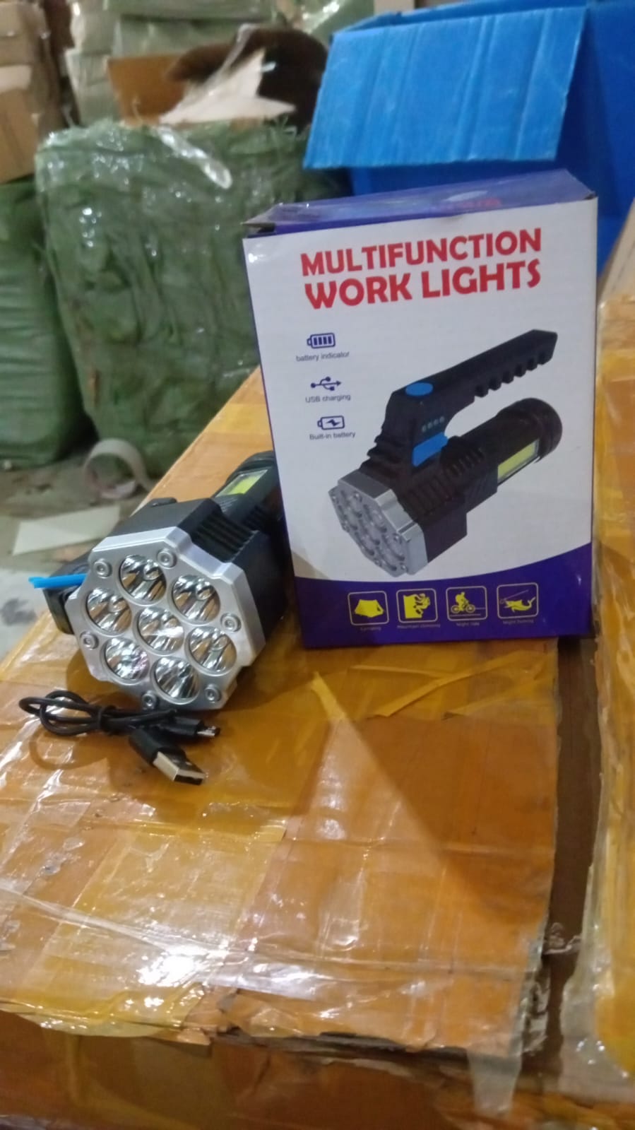 Portable Flashlight / Torch COB 7LED Hand Light USB Rechargeable Light with Side Light (1 Pc) Portable Flashlight / Torch COB 7LED Hand Light USB Rechargeable Light with Side Light (1 Pc)